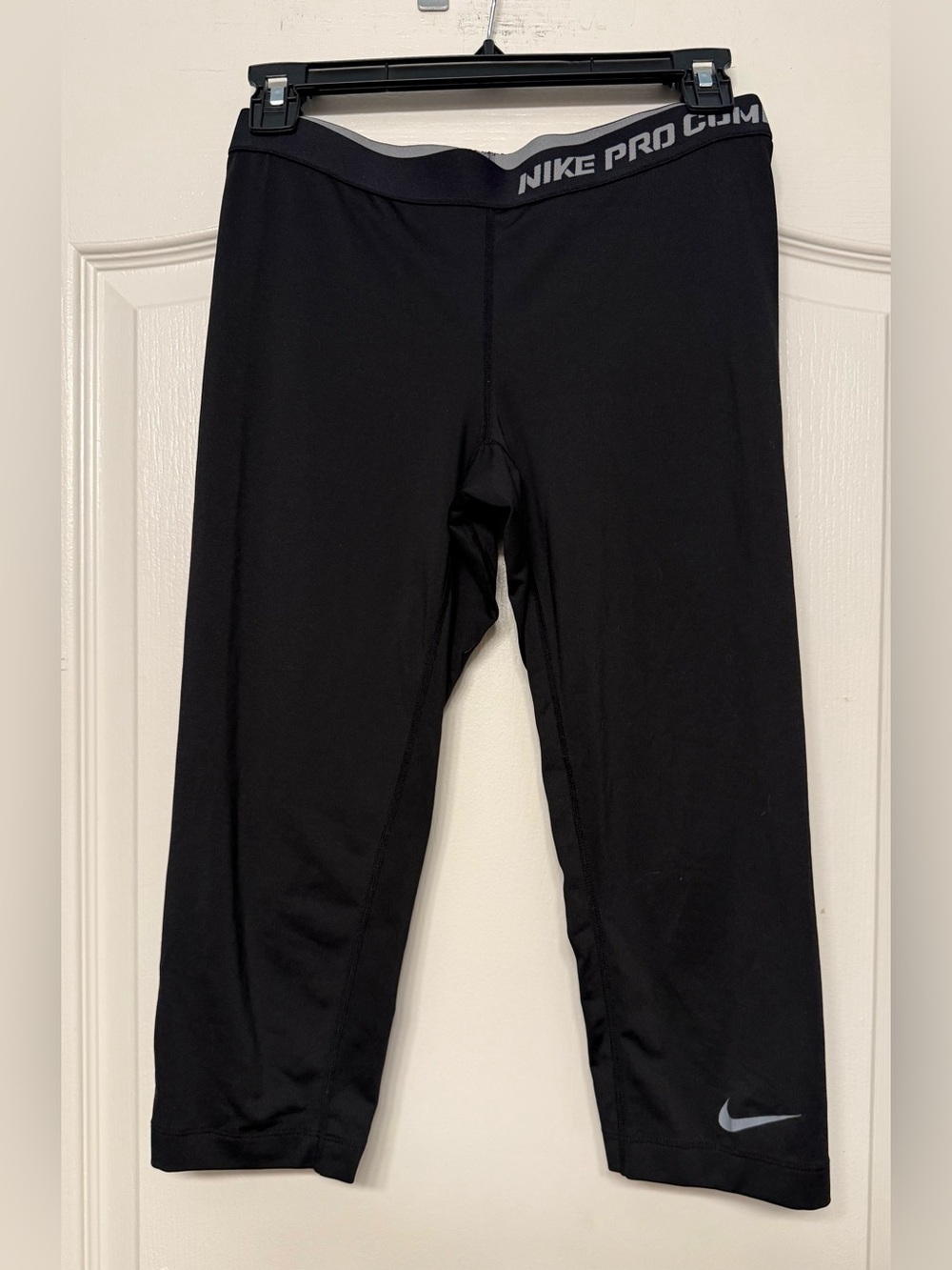 Nike Pro Combat Dri-FIT Compression Capri Leggings Black Women’s Medium